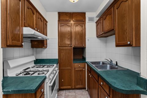 Tiny photo for 7204 Oak Avenue #1NW, River Forest, IL 60305 (MLS # 12544304)