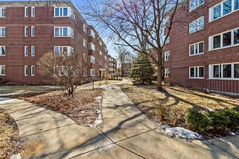 Tiny photo for 7204 Oak Avenue #1NW, River Forest, IL 60305 (MLS # 12544304)