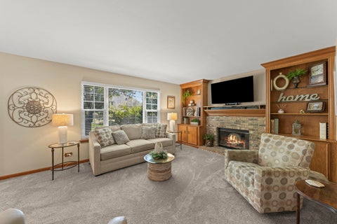 Tiny photo for 571 Lakeview Drive, Oswego, IL 60543 (MLS # 12701244)