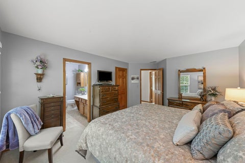 Tiny photo for 571 Lakeview Drive, Oswego, IL 60543 (MLS # 12701244)