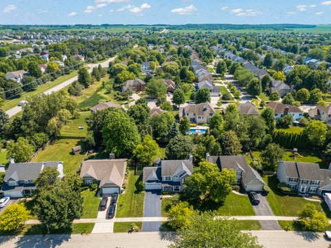 Tiny photo for 571 Lakeview Drive, Oswego, IL 60543 (MLS # 12701244)