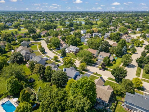 Tiny photo for 571 Lakeview Drive, Oswego, IL 60543 (MLS # 12701244)