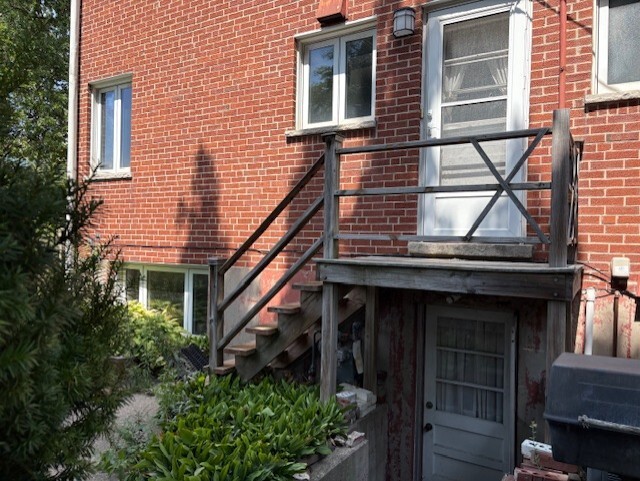 2501 Crawford Avenue