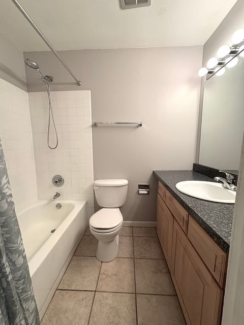 Tiny photo for 6010 Oakwood Drive #1H, Lisle, IL 60532 (MLS # 12614829)