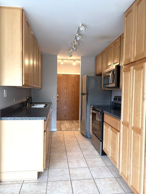 Tiny photo for 6010 Oakwood Drive #1H, Lisle, IL 60532 (MLS # 12614829)