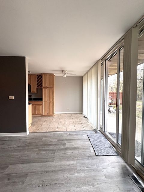 Tiny photo for 6010 Oakwood Drive #1H, Lisle, IL 60532 (MLS # 12614829)