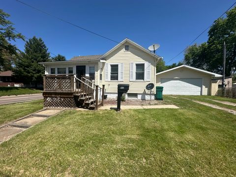 Photo of 102 E GROVE Street, Streator, IL 61364 (MLS # 12640501)