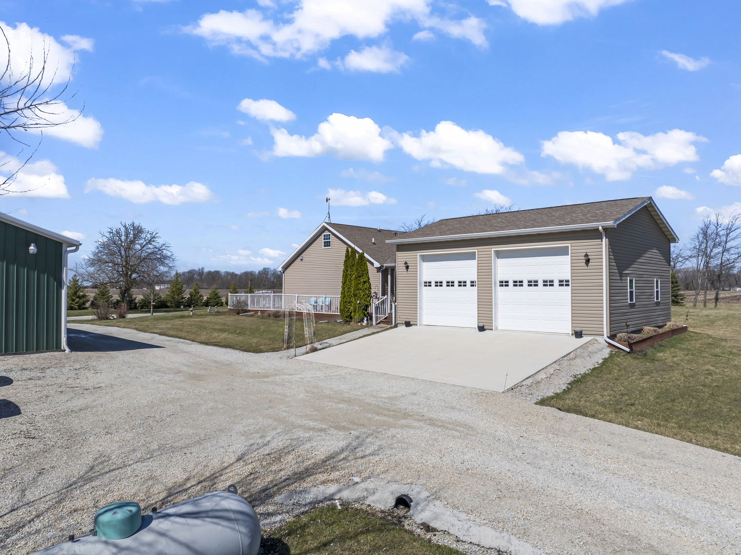 3015 N 1600 East Road