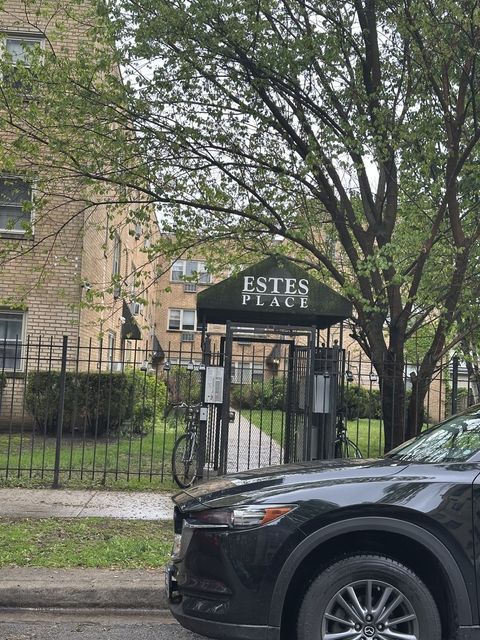 1711 W Estes Avenue 2N Chicago IL 60626