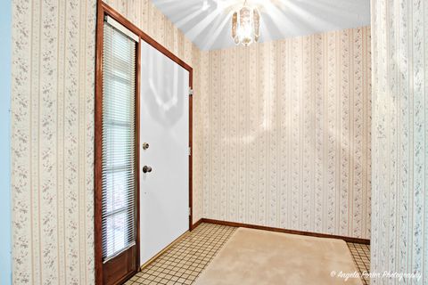 Tiny photo for 578 Pine Grove Avenue, Gurnee, IL 60031 (MLS # 12476794)