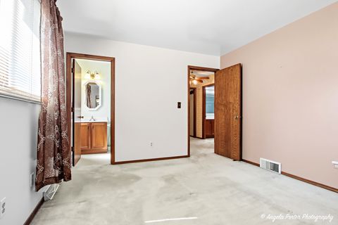Tiny photo for 578 Pine Grove Avenue, Gurnee, IL 60031 (MLS # 12476794)
