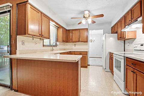 Tiny photo for 578 Pine Grove Avenue, Gurnee, IL 60031 (MLS # 12476794)