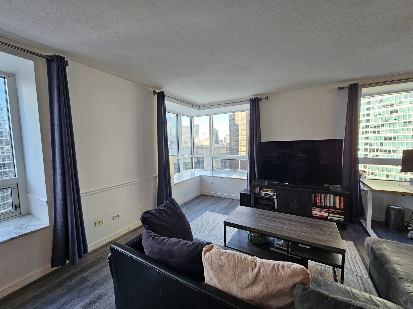 512 N McClurg Court 2210