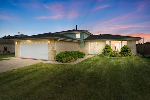 Photo of 8225 Beloit Avenue, Bridgeview, IL 60455 (MLS # 12479255)