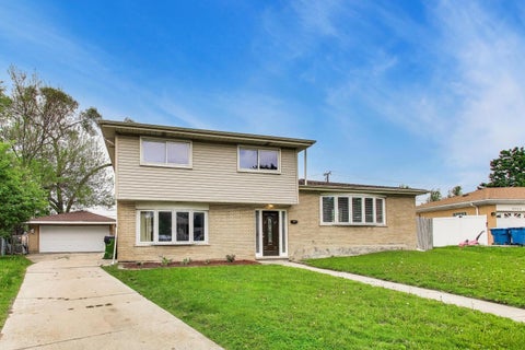 Photo of 10128 Parke Avenue, Oak Lawn, IL 60453 (MLS # 12748898)