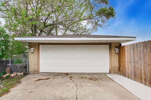 Tiny photo for 10128 Parke Avenue, Oak Lawn, IL 60453 (MLS # 12748898)