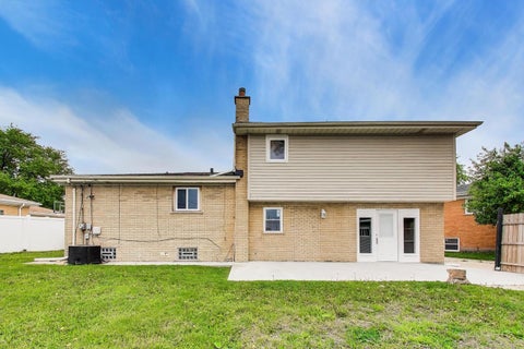 Tiny photo for 10128 Parke Avenue, Oak Lawn, IL 60453 (MLS # 12748898)