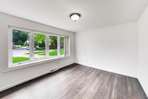 Tiny photo for 10128 Parke Avenue, Oak Lawn, IL 60453 (MLS # 12748898)