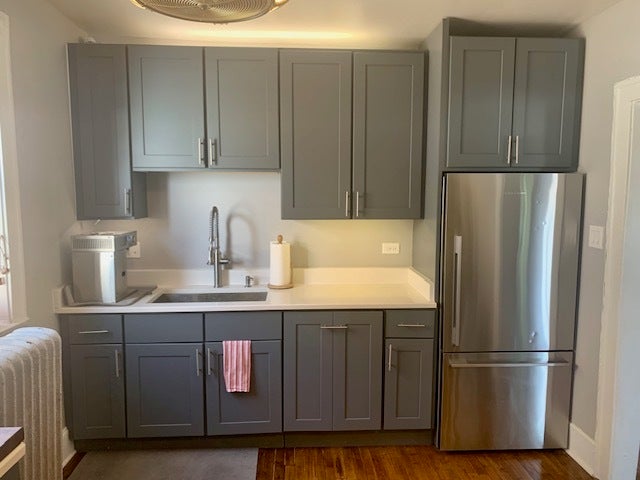 2439 W Gunnison Street 3