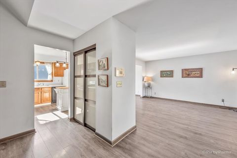 Tiny photo for 1035 Shadowood Lane, Crystal Lake, IL 60014 (MLS # 12502326)