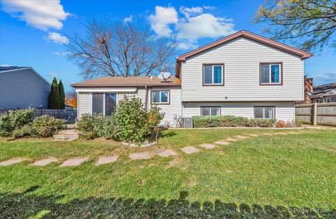 Tiny photo for 1035 Shadowood Lane, Crystal Lake, IL 60014 (MLS # 12502326)