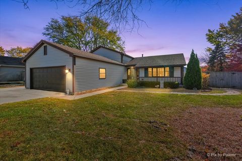 Photo of 1035 Shadowood Lane, Crystal Lake, IL 60014 (MLS # 12502326)