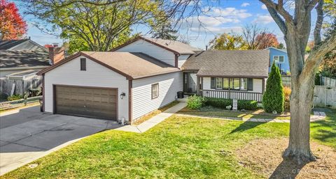 Tiny photo for 1035 Shadowood Lane, Crystal Lake, IL 60014 (MLS # 12502326)