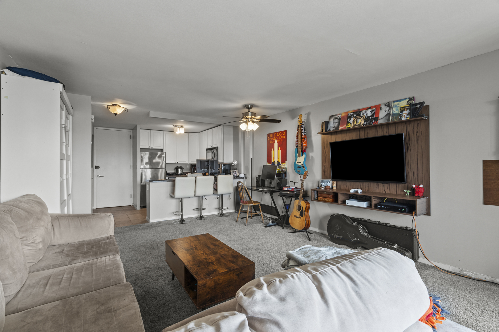 1960 N Lincoln Park West Street 1705