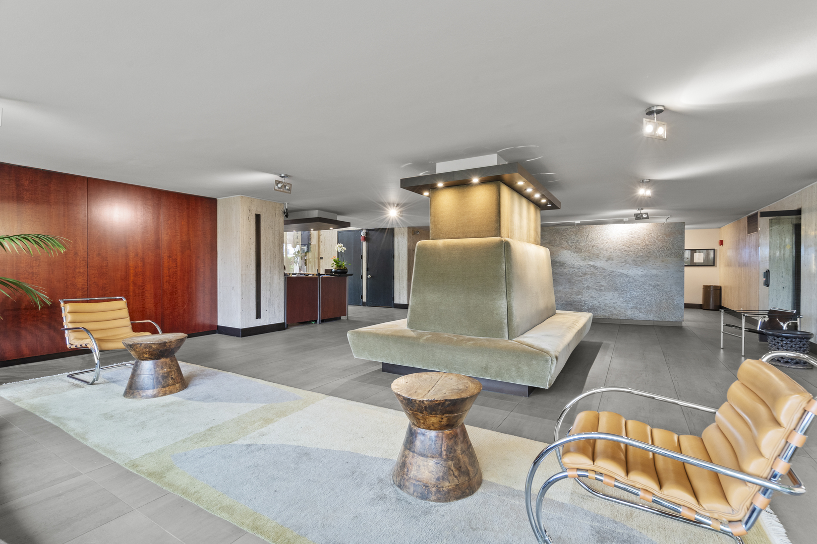 1960 N Lincoln Park West Street 1705