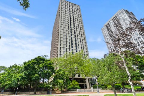 1960 N Lincoln Park West Street 1705 Chicago IL 60614