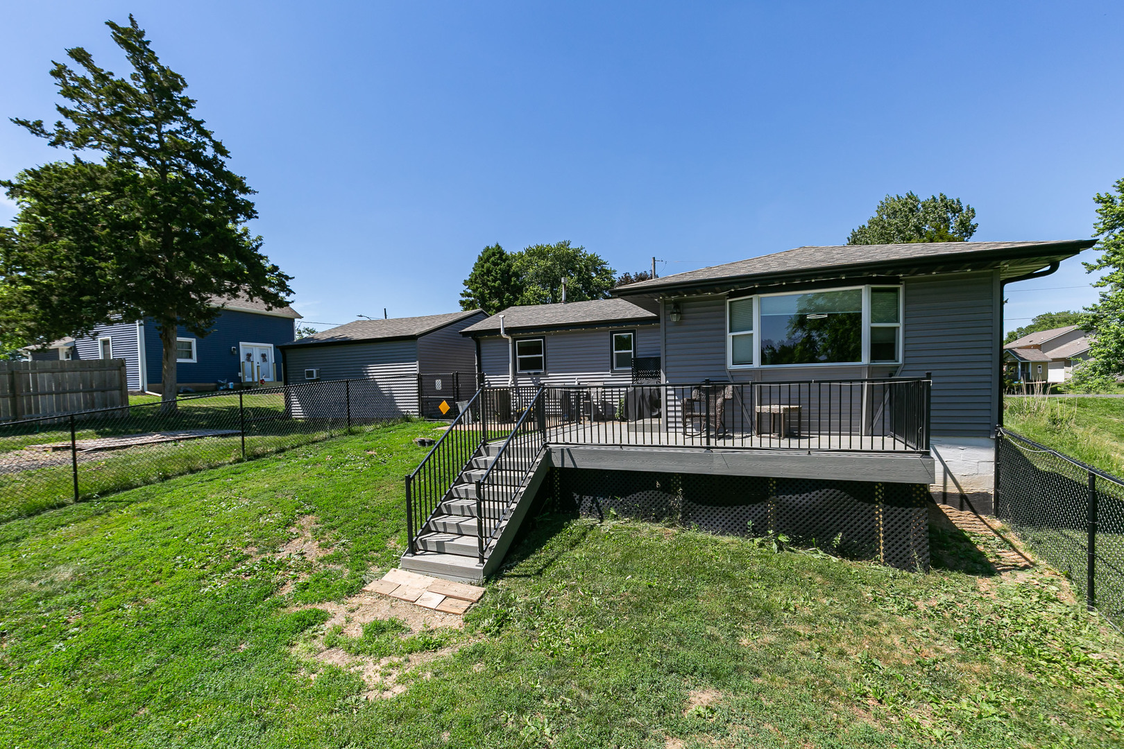 221 W Meuse Street