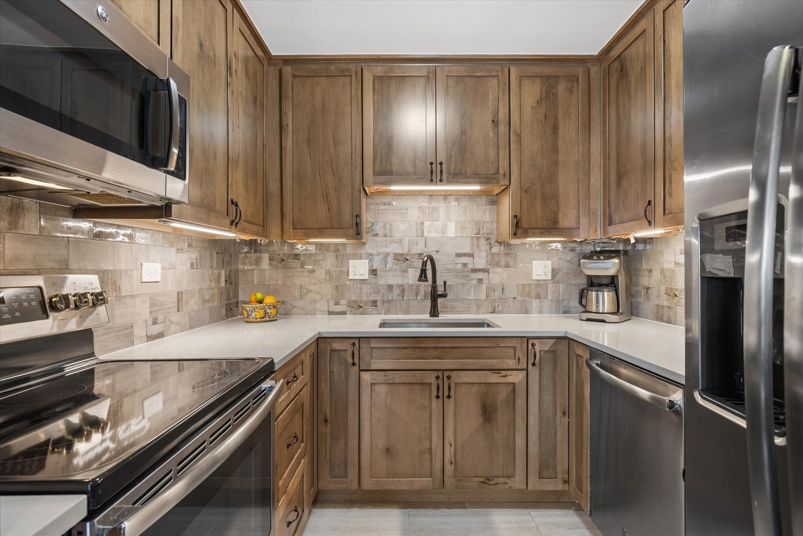 21 W Goethe Street 15A