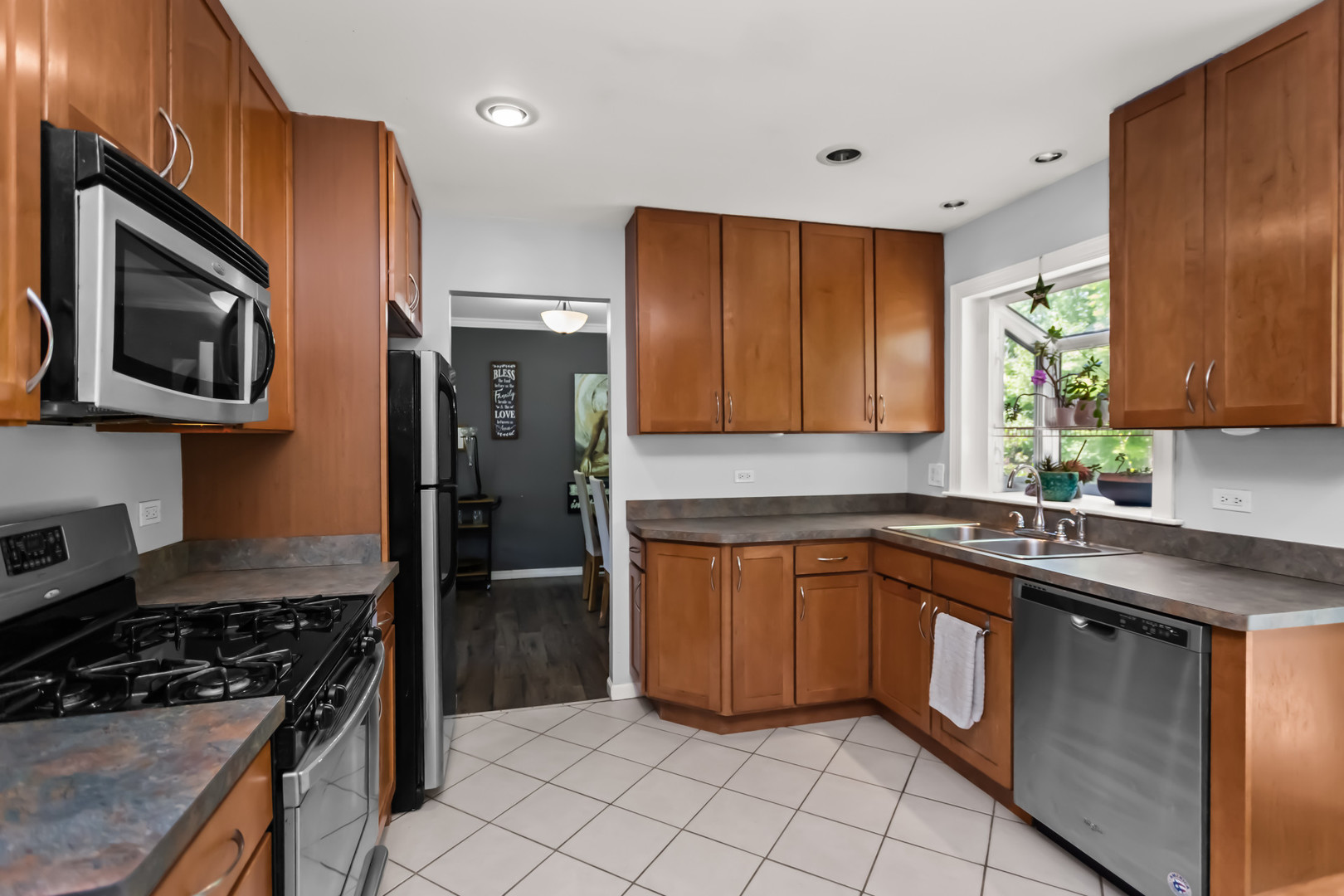 228 N Walnut Lane