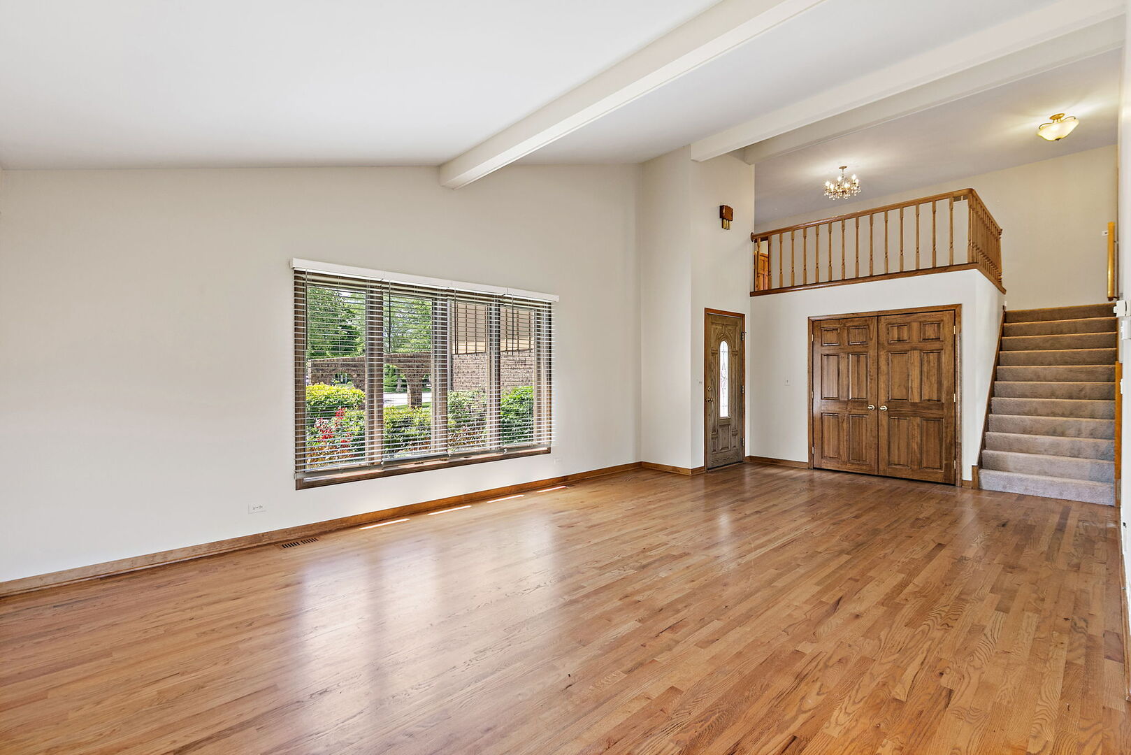 1133 N Thatcher Lane