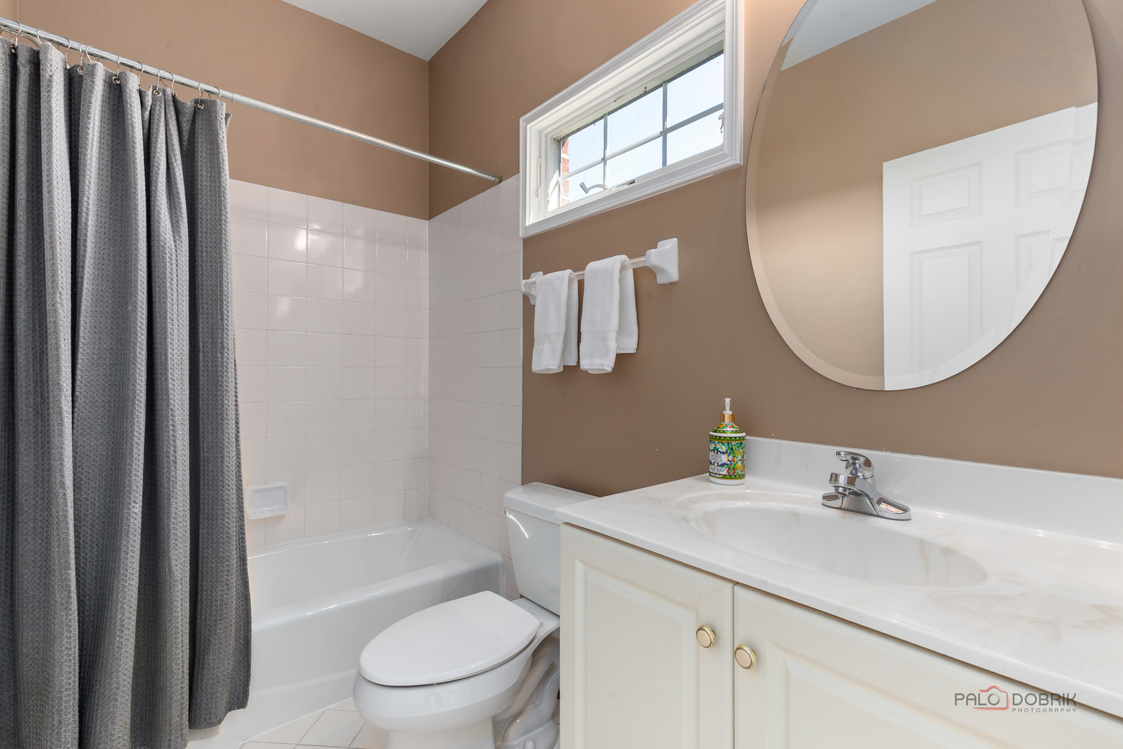 Hawthorn Woods, Illinois, 60047, United States, 5 Bedrooms Bedrooms, ,7 BathroomsBathrooms,Residential,Contingent,2051948