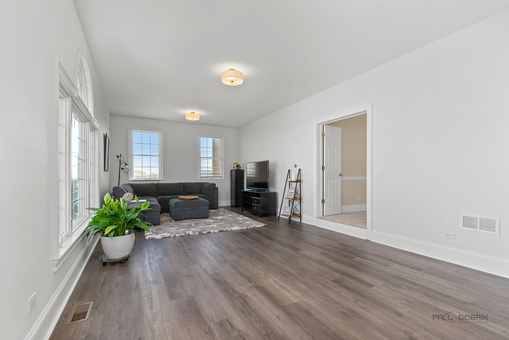 Hawthorn Woods, Illinois, 60047, United States, 5 Bedrooms Bedrooms, ,7 BathroomsBathrooms,Residential,Contingent,2051948