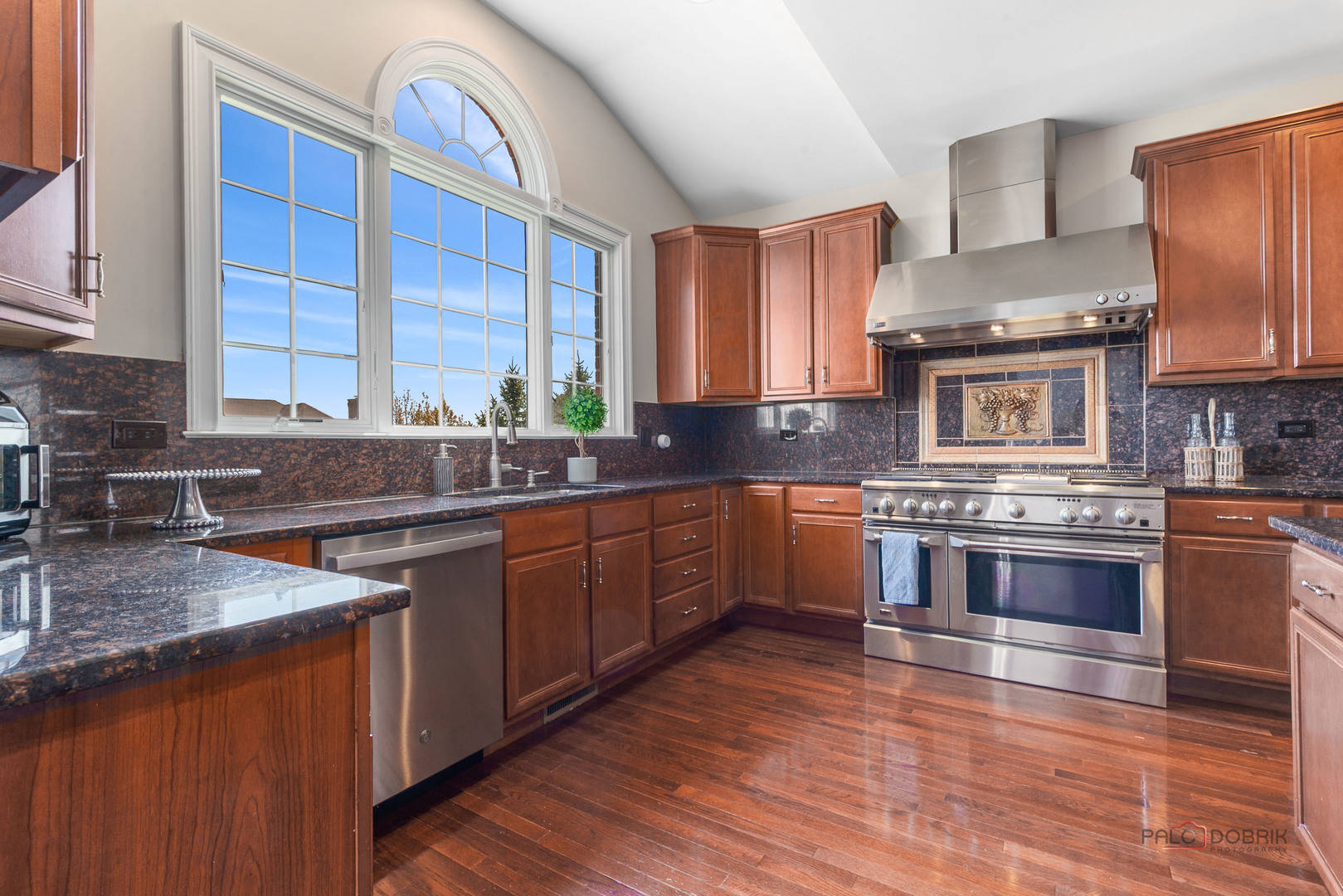 Hawthorn Woods, Illinois, 60047, United States, 5 Bedrooms Bedrooms, ,7 BathroomsBathrooms,Residential,Contingent,2051948