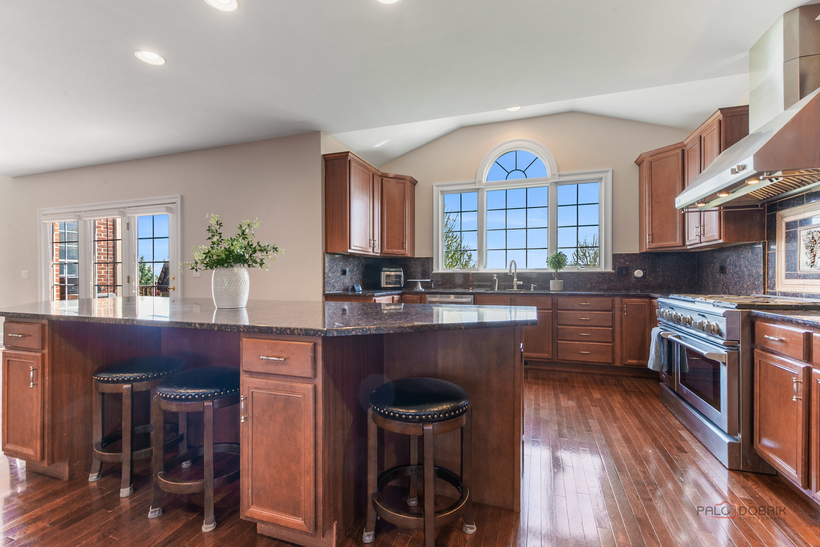 Hawthorn Woods, Illinois, 60047, United States, 5 Bedrooms Bedrooms, ,7 BathroomsBathrooms,Residential,Contingent,2051948