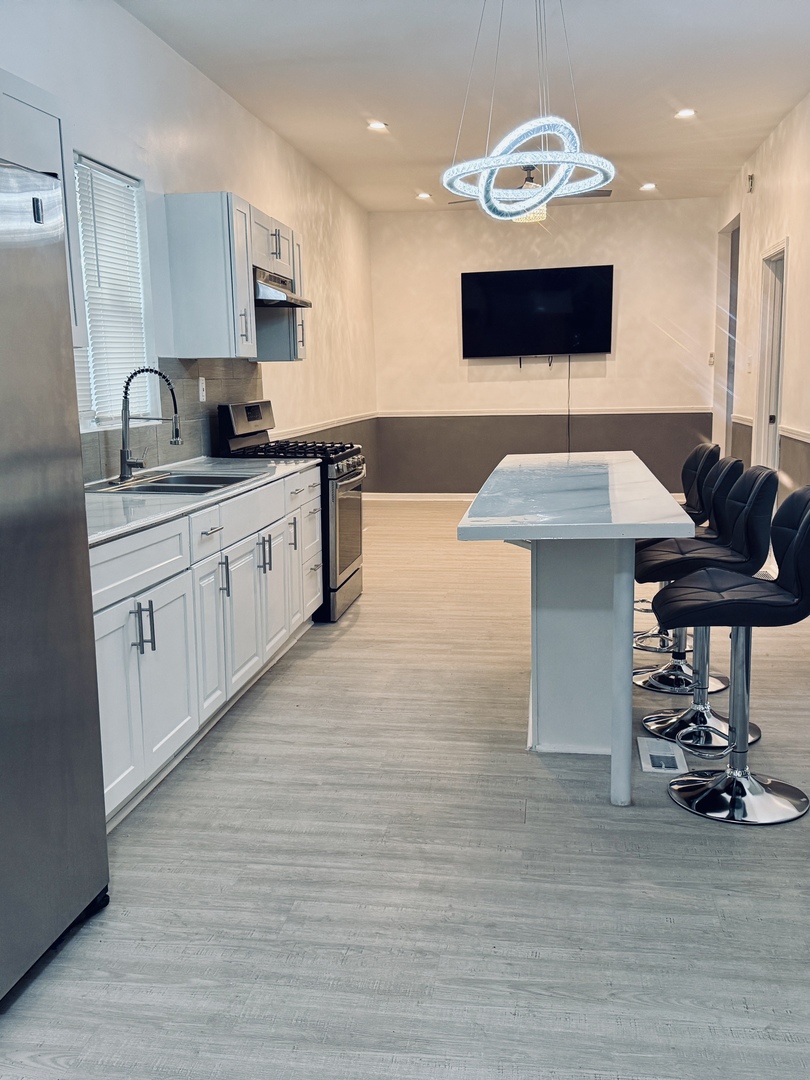 11725 S Morgan Street