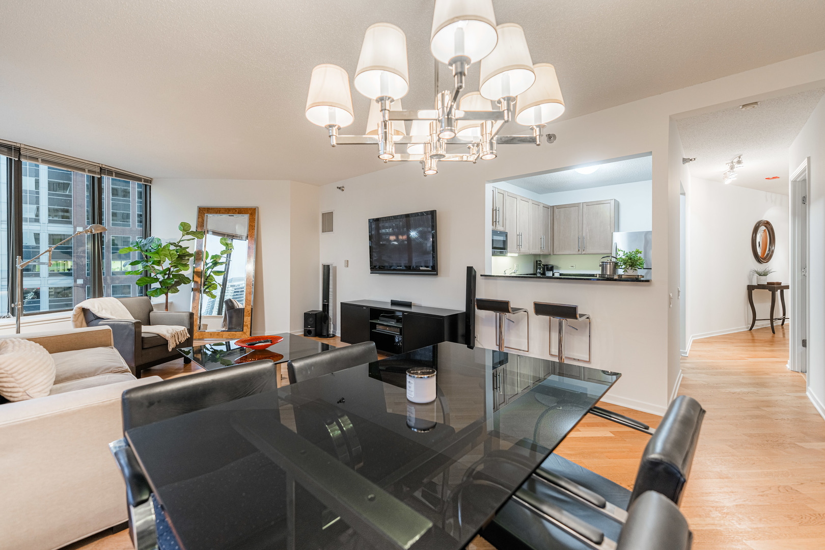 400 N LaSalle Street 1404