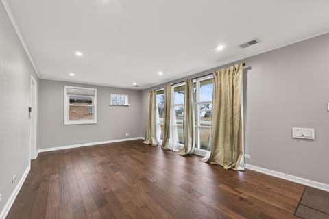 Tiny photo for 1164 W Grant Drive, Des Plaines, IL 60016 (MLS # 12582307)