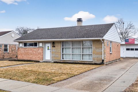 Tiny photo for 1164 W Grant Drive, Des Plaines, IL 60016 (MLS # 12582307)