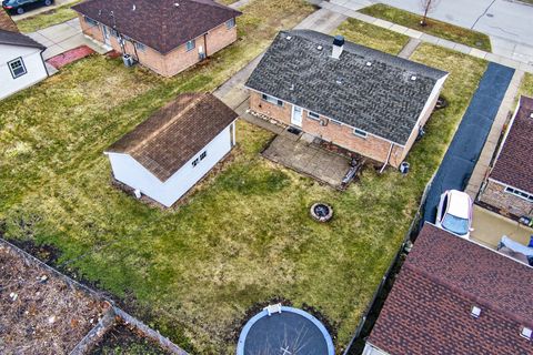 Tiny photo for 1164 W Grant Drive, Des Plaines, IL 60016 (MLS # 12582307)