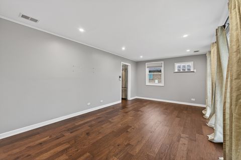 Tiny photo for 1164 W Grant Drive, Des Plaines, IL 60016 (MLS # 12582307)