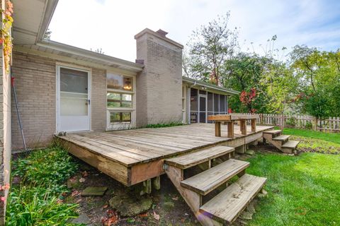 Tiny photo for 2013 Castlewood Road, Highland Park, IL 60035 (MLS # 12501853)