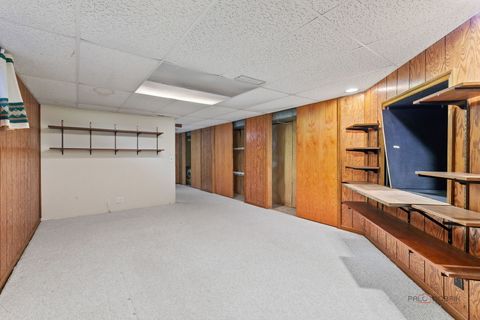 Tiny photo for 2013 Castlewood Road, Highland Park, IL 60035 (MLS # 12501853)