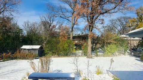 Tiny photo for 2013 Castlewood Road, Highland Park, IL 60035 (MLS # 12501853)