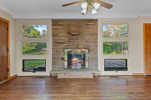 Tiny photo for 2013 Castlewood Road, Highland Park, IL 60035 (MLS # 12501853)