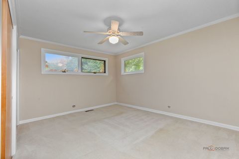 Tiny photo for 2013 Castlewood Road, Highland Park, IL 60035 (MLS # 12501853)