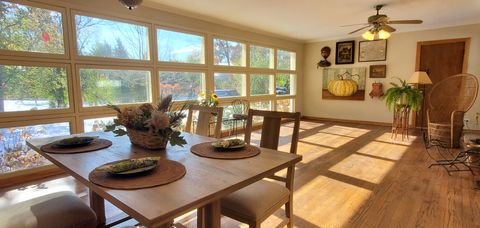 Tiny photo for 2013 Castlewood Road, Highland Park, IL 60035 (MLS # 12501853)